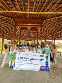 KKN IPB didik anak bertani sejak dini